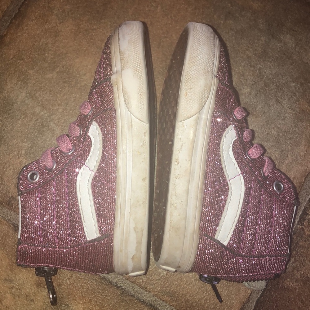 Vans - Picture 9 of 12